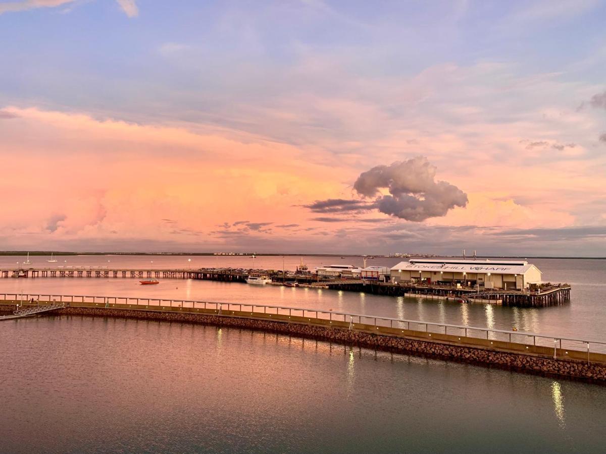 B&B Darwin - Absolute Waterfront - Tropical Sunrise Apartment Over The Water - Bed and Breakfast Darwin