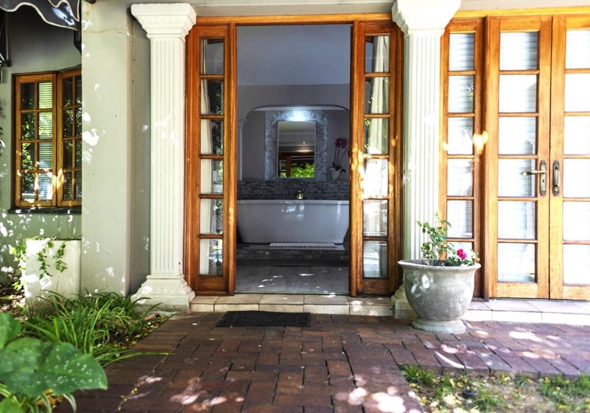 Deluxe Double or Twin Room with Pool Access