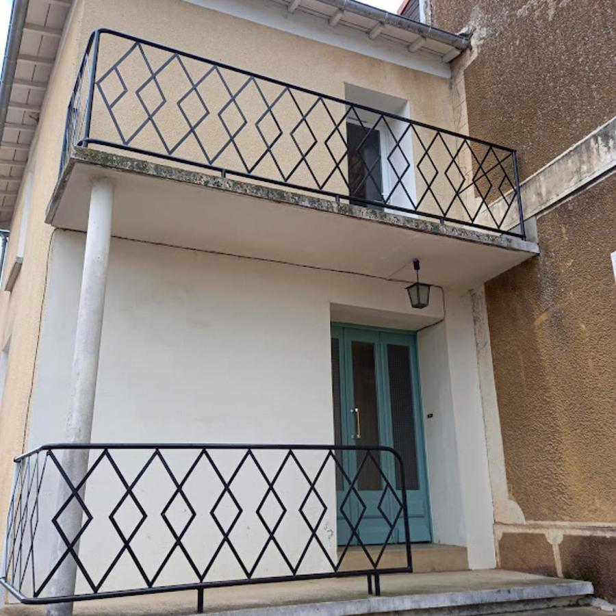 3-Bed House - Sleeps 6 - Garden Balcony Parking - B&B Château-Garnier