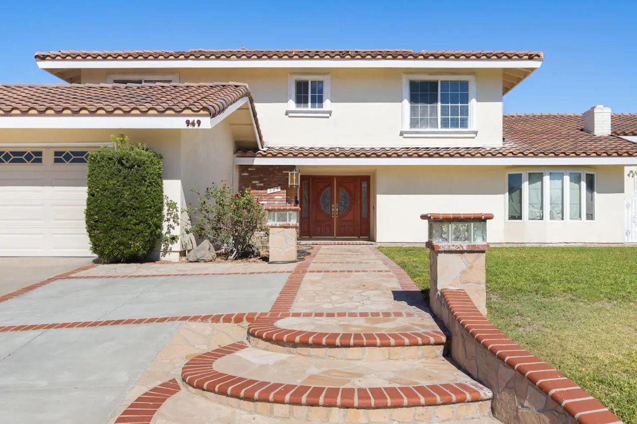 Large Family Home - Only 20 mins from Disneyland - B&B