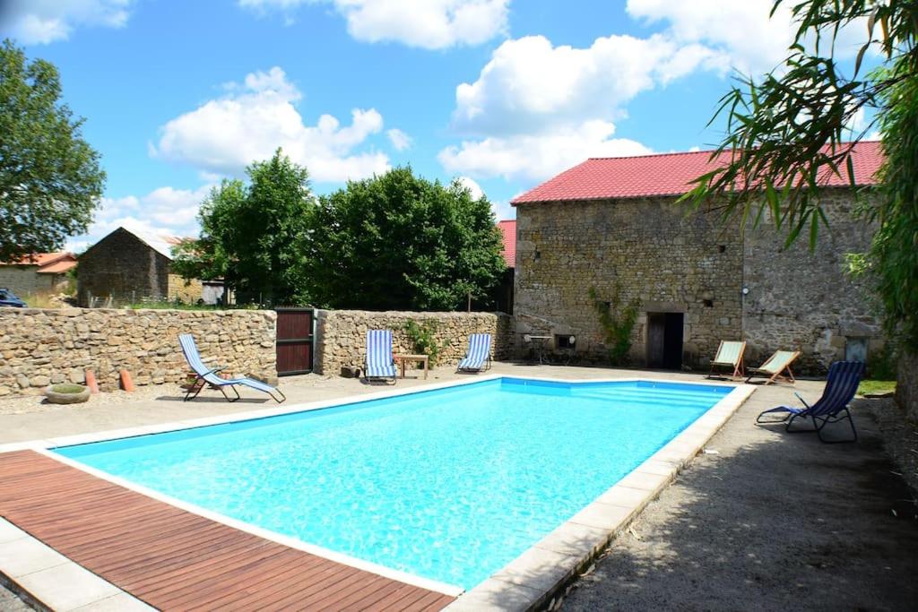 Two Hoots - farmhouse with summer pool. - B&B