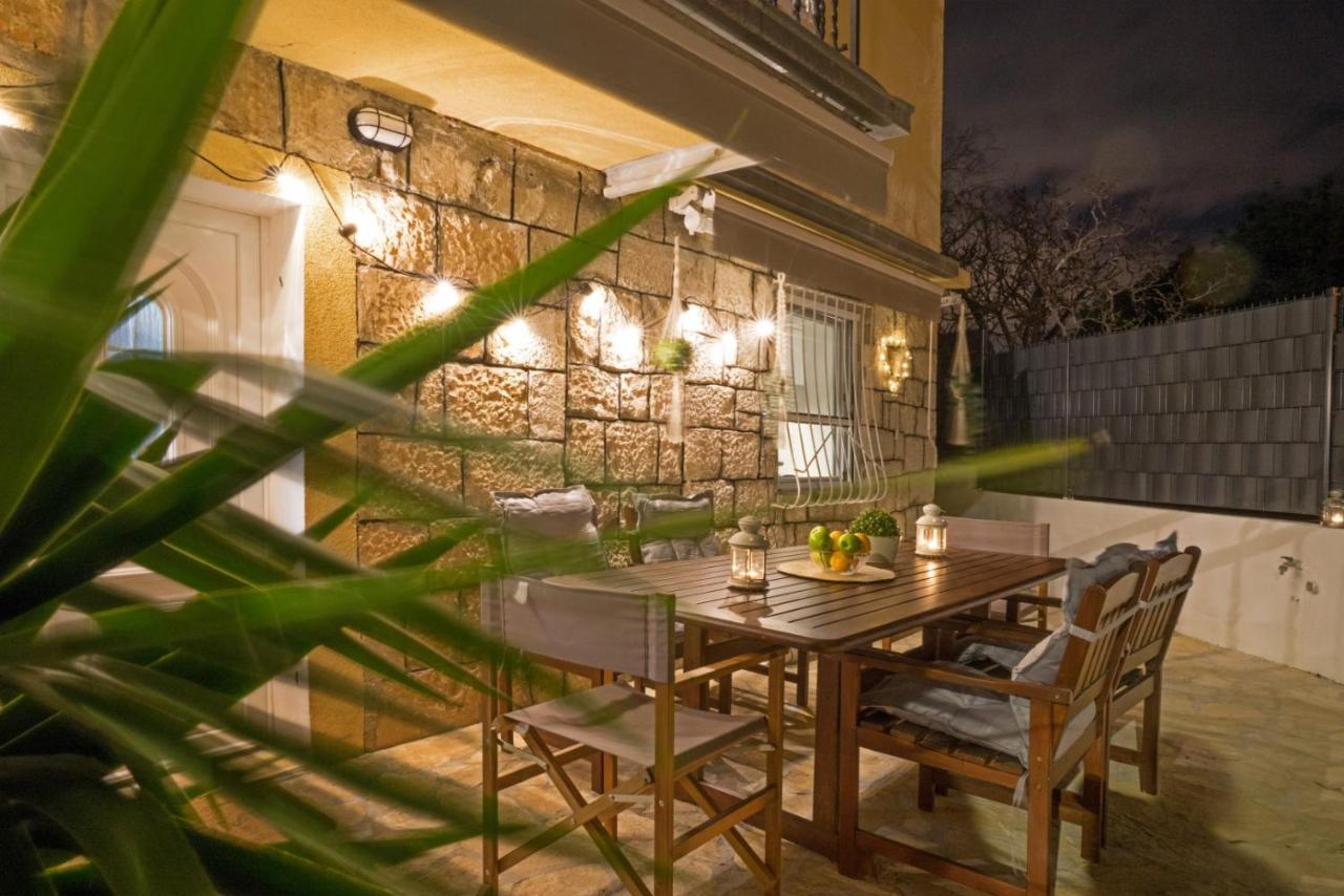 B&B Trogir - Holiday home Ambi for 6, heated pool near Trogir - Bed and Breakfast Trogir