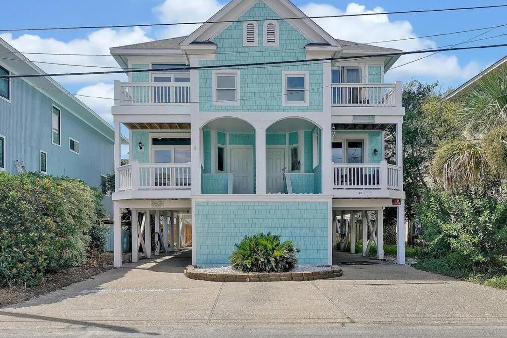 Henderson Haven 4 BR / 3 BA Villa, Steps to Beach - Chambres d’hôtes Wrightsville Beach