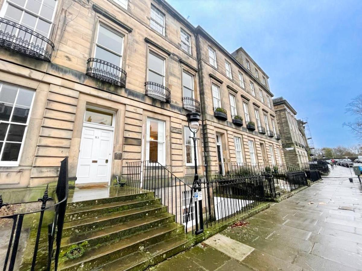 2Bed, Private Garden & Fireplace, Near Water of Leith - Chambres d’hôtes