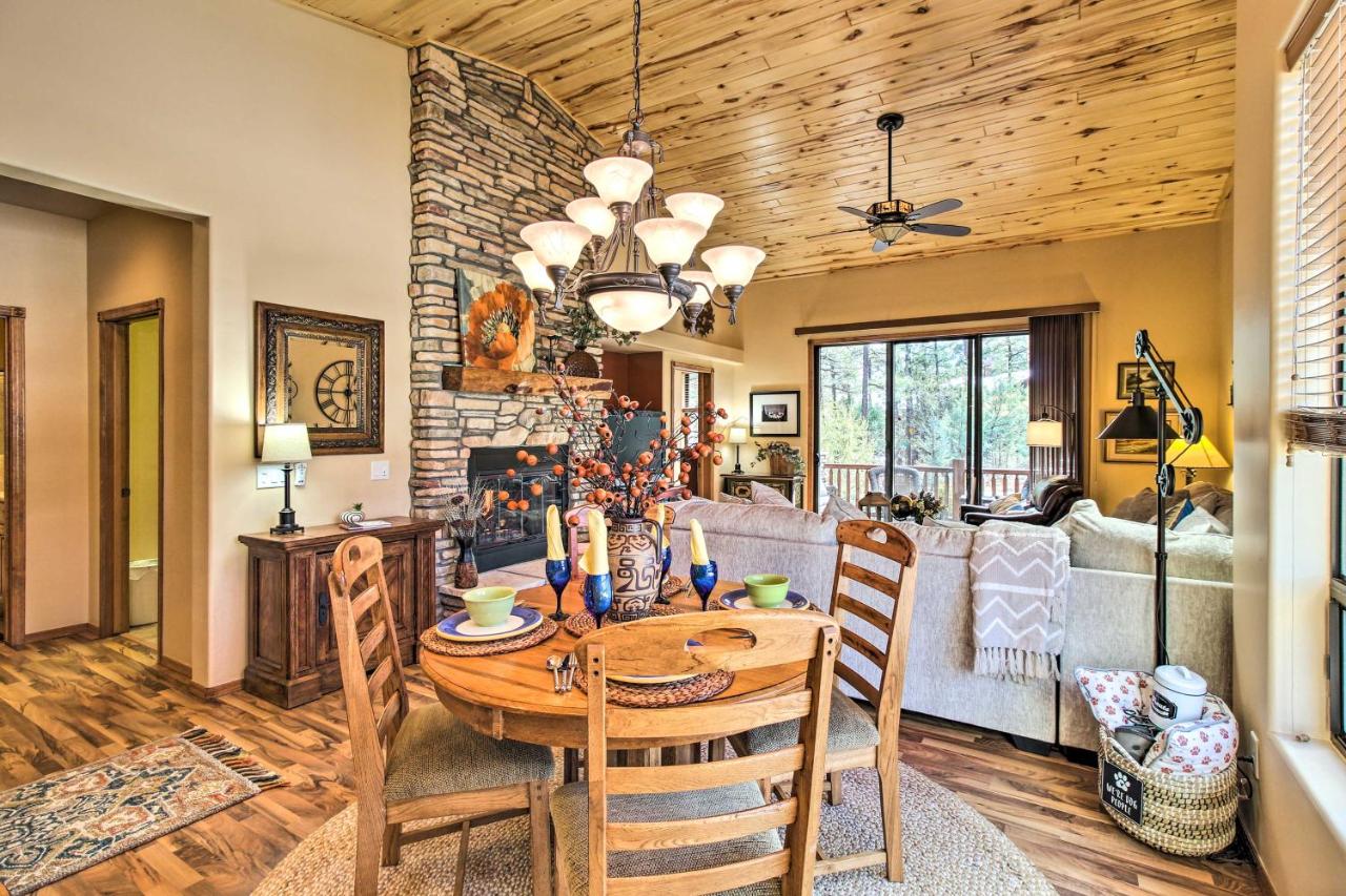 Fireside Comfort and Family Fun Wooded Show Low Gem - B&B Show Low