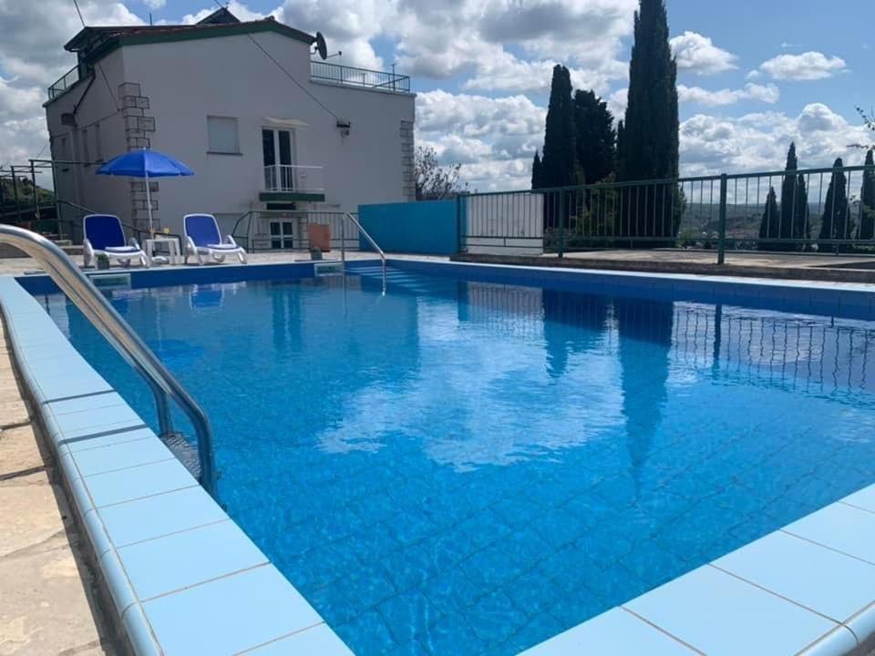 Apartma Enej - B&B