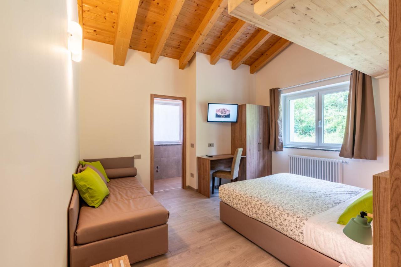 Dreibettzimmer mit eigenem Bad