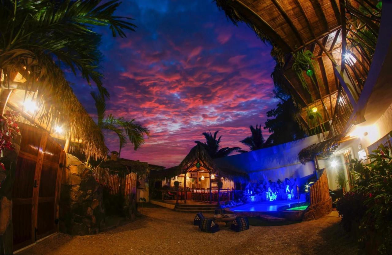 Tres Palmas - B&B Montañita