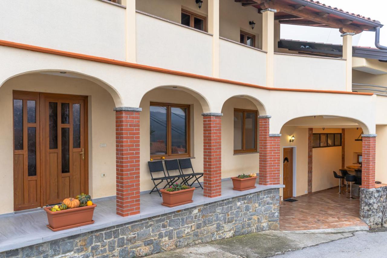 Apartma Valič - B&B Aidussina