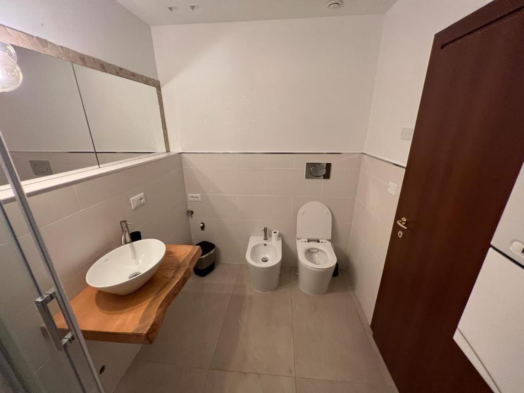 Standard King Windowless