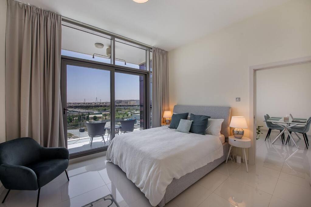 Bright and spacious apartment in DAMAC HILLS - B&B