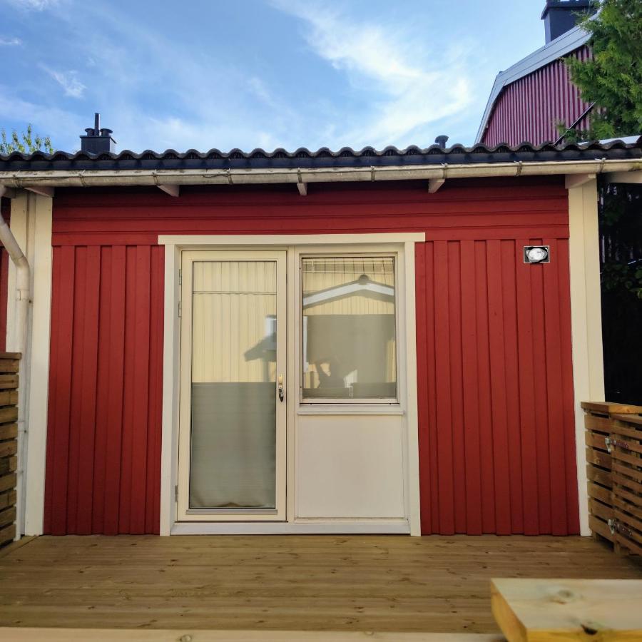 Sparkling modern house in Kista - close to city - Chambres d’hôtes