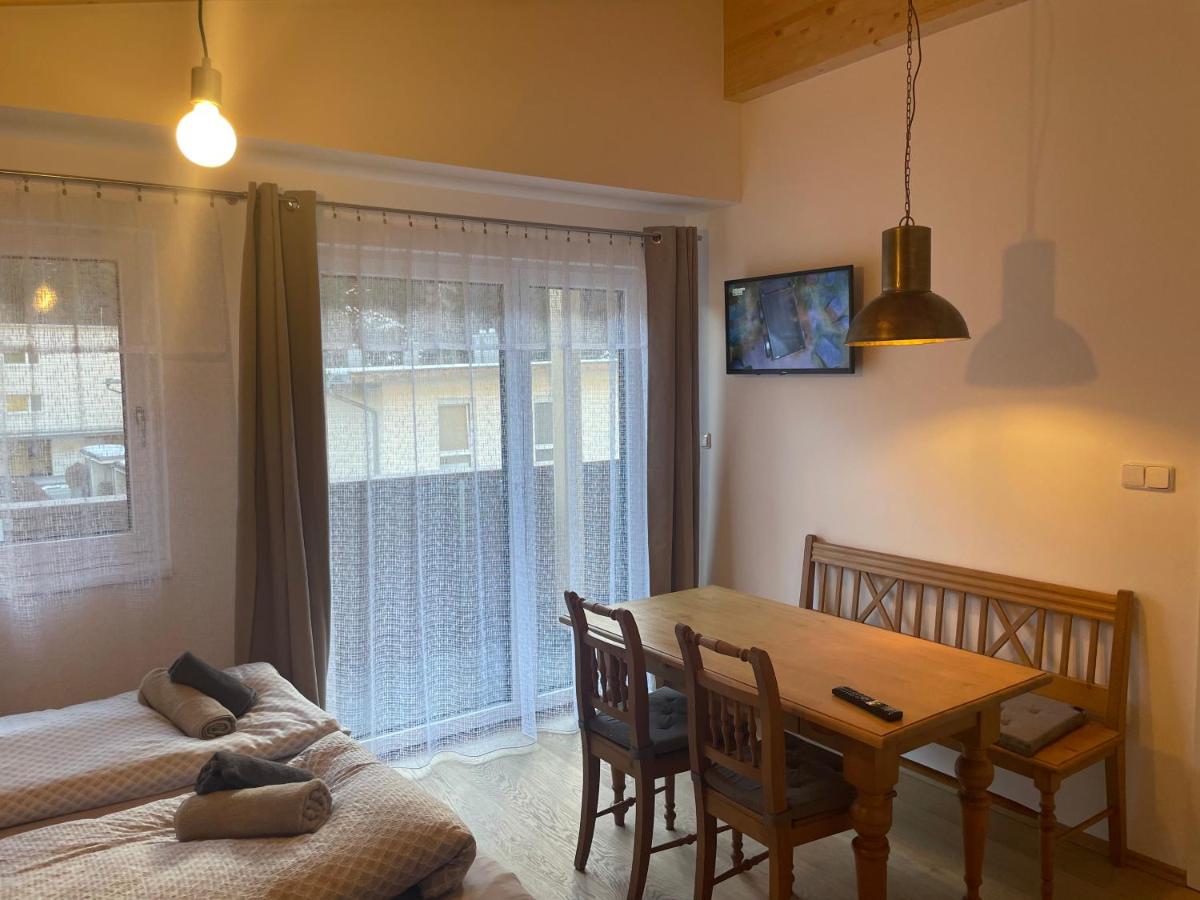 Apartment mit Balkon