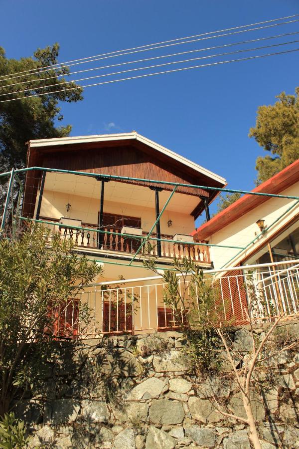Villa in Moniatis - B&B