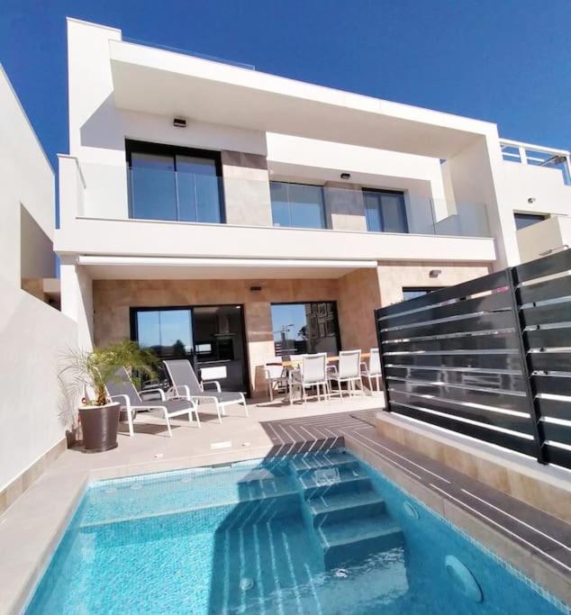 Exclusive modern Villa with private pool - B&B Los Montesinos