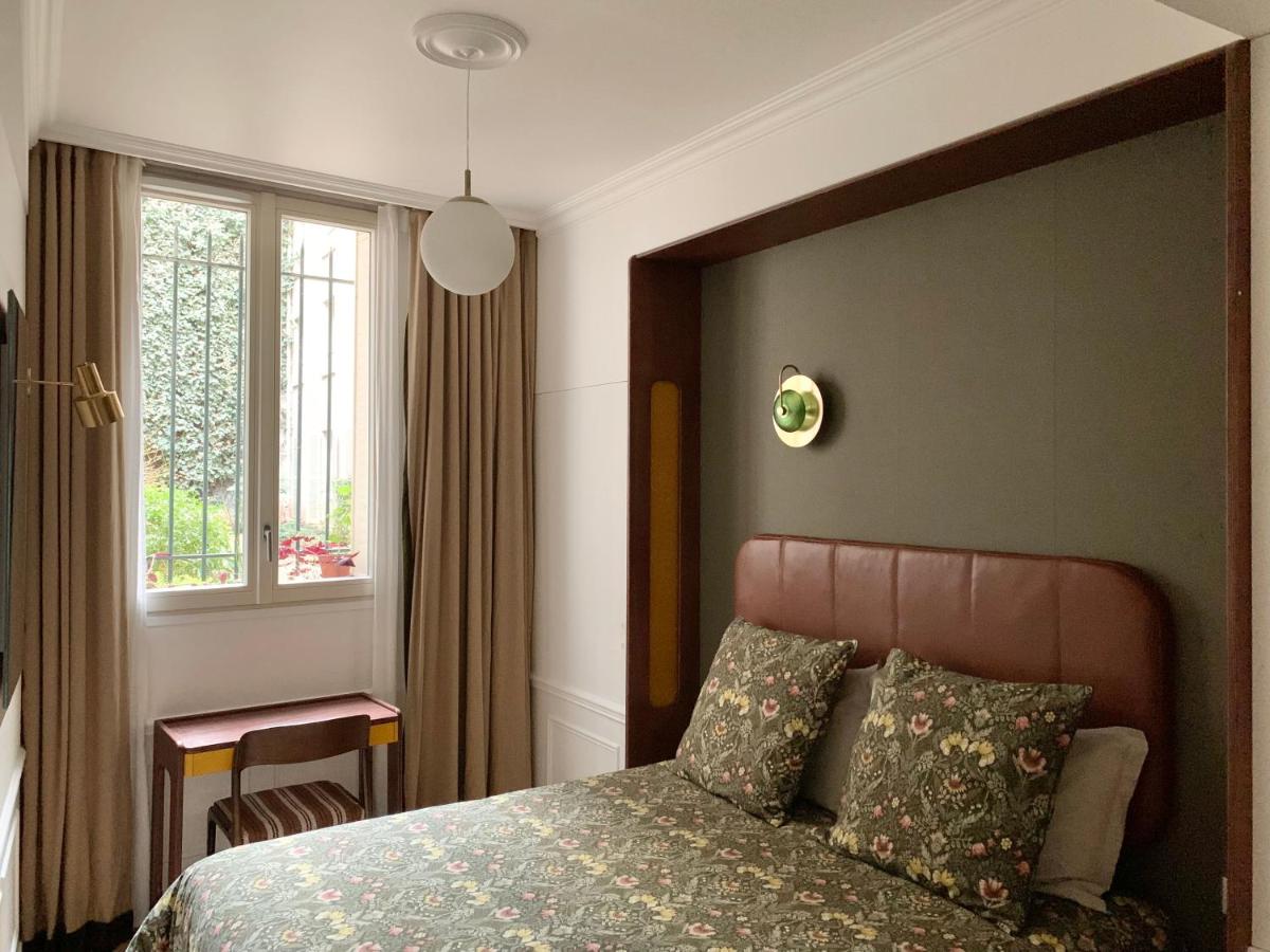 Queen Room with Garden View