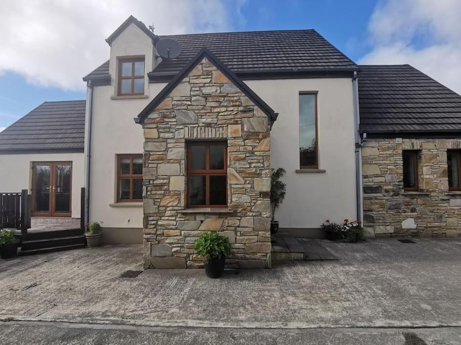 B&B Letterkenny - Comfortably Crolly Holiday Home - Bed and Breakfast Letterkenny