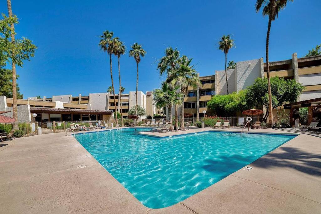 Walk to Old Town Scottsdale - B&B Scottsdale