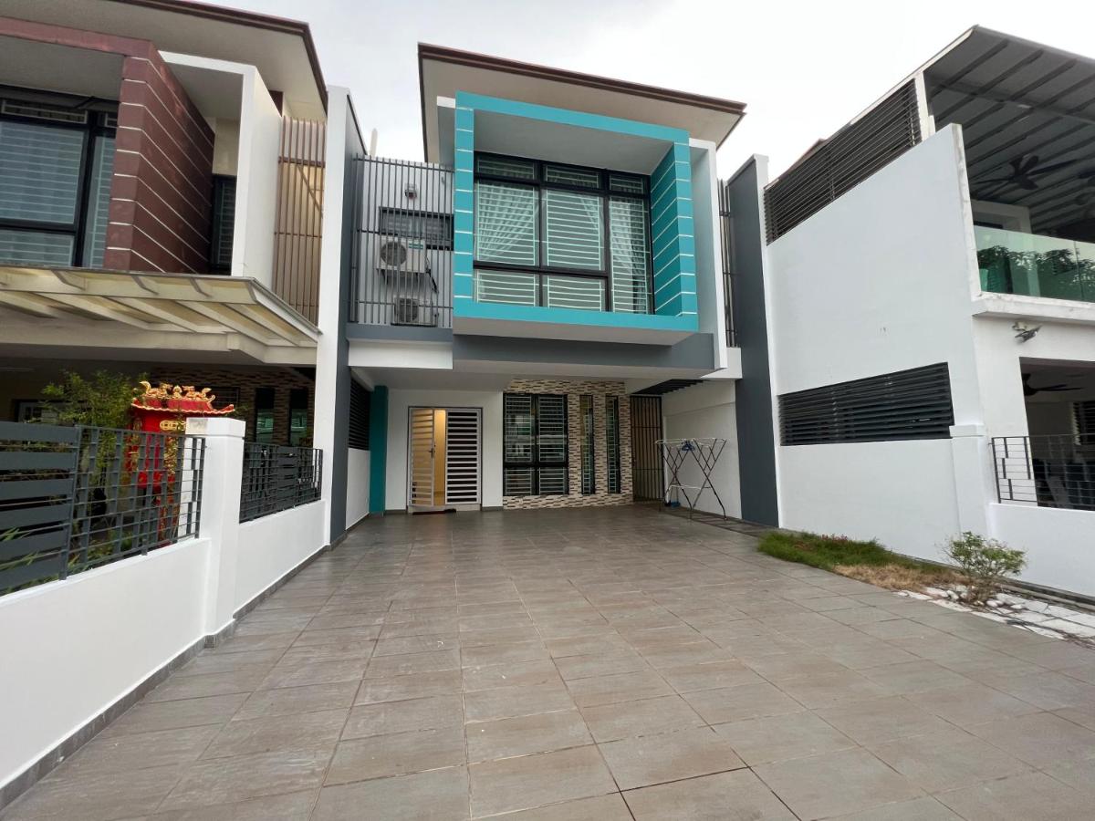 16pax Seri Austin 4bedroom 4bath nearby toppen aeon tebrau - Bed and Breakfast Johor Bahru