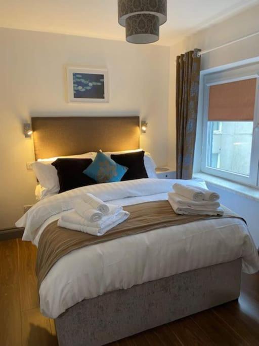 B&B Killarney - Location, Location - Modern 2 Bed Apt in Killarney - Bed and Breakfast Killarney