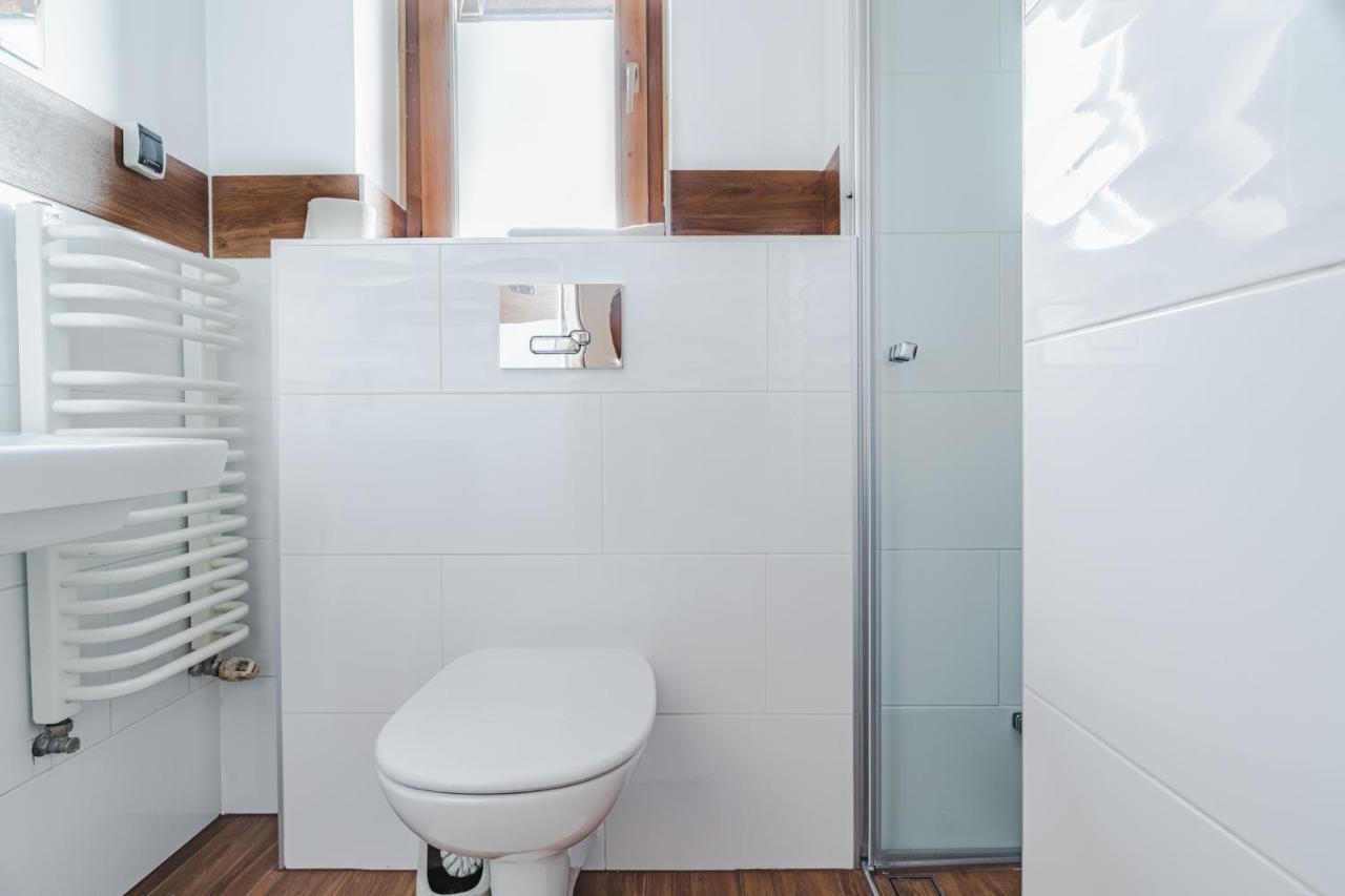 Dreibettzimmer mit eigenem Bad