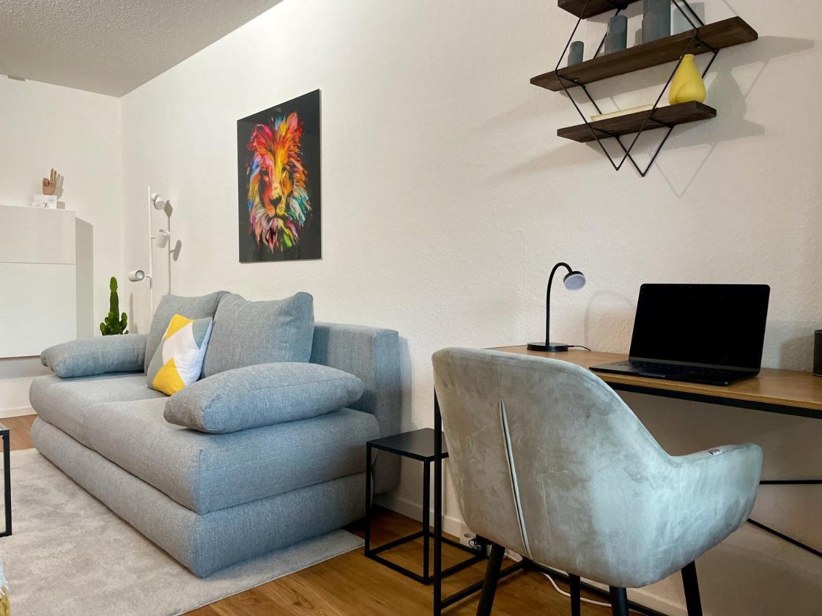 B&B Renningen - Modernes Apartment I Parkplatz I Netflix I Zentrum - Bed and Breakfast Renningen