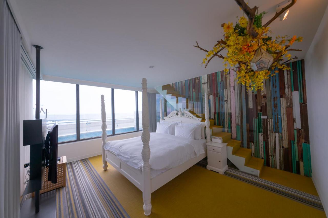 Doppelzimmer mit Balkon und Meerblick