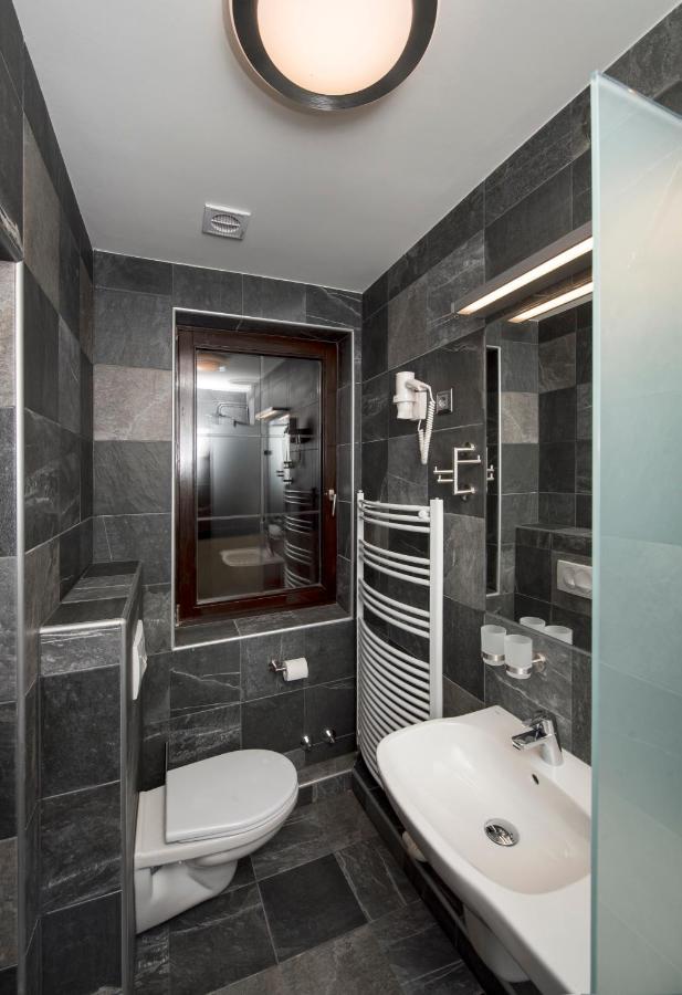 Double or Twin Room with Private Bathroom