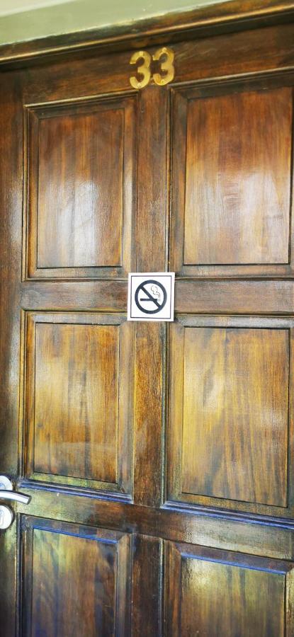 Ultra Upmarket Modern Studio Apartment at Bains Lodge - B&B Bloemfontein