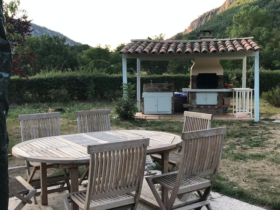La maison des Pins - B&B Saint-Julien-du-Verdon