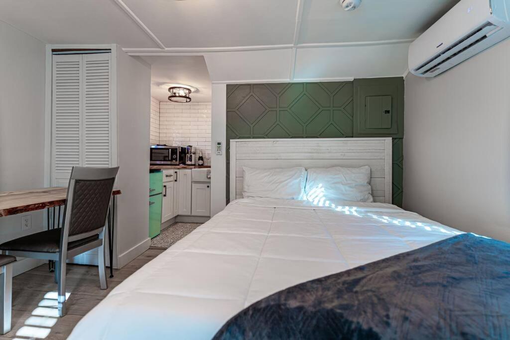 Cozy Cabin in a rural setting (#10) In Temple, NH - B&B Temple