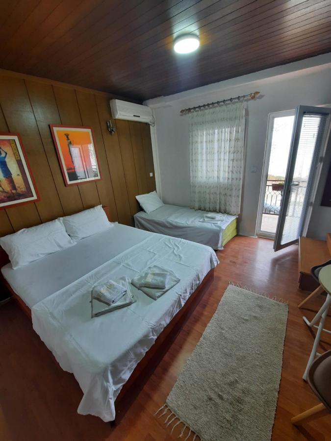 Apartment with Lake View