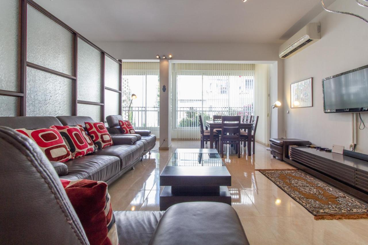 B&B Tel Aviv - Bright 3BR in the Beating Heart of TLV by FeelHome - Bed and Breakfast Tel Aviv