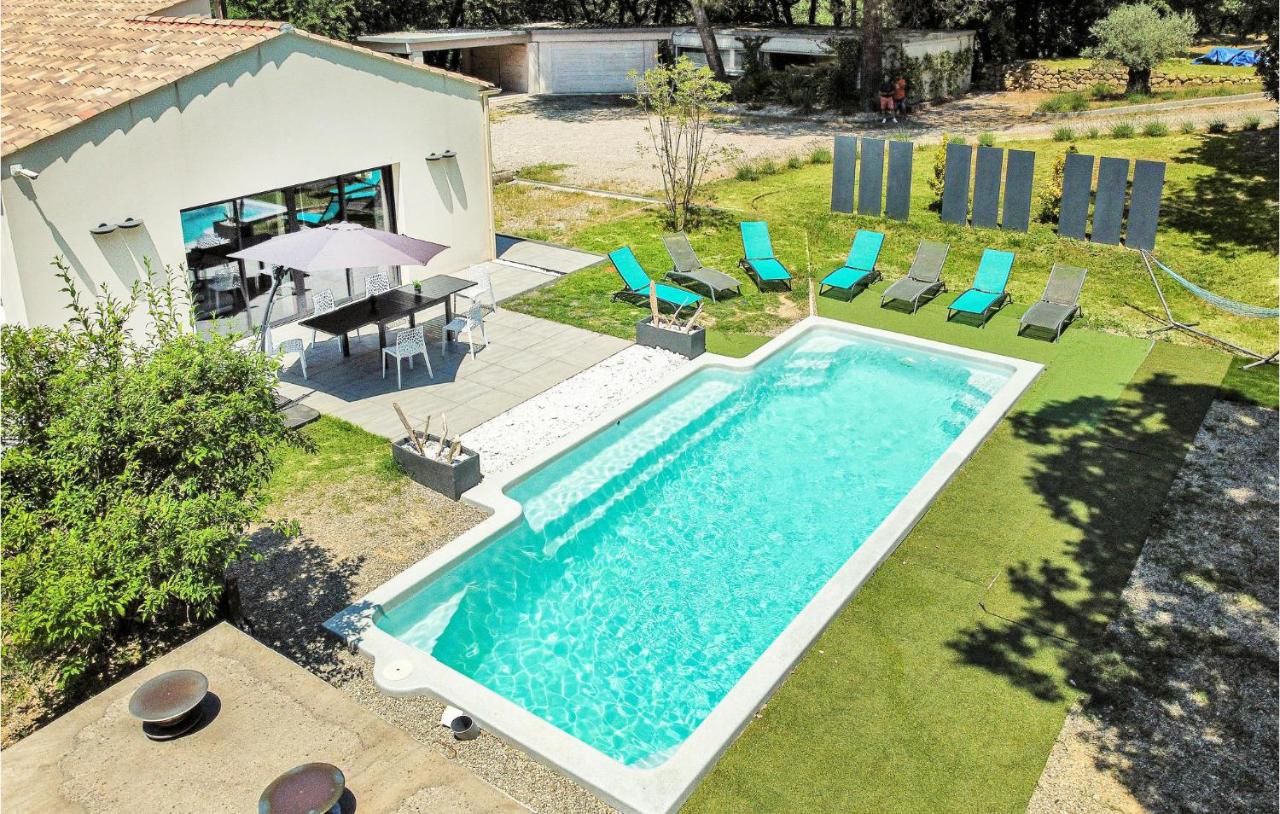 B&B Rognes - 4 Bedroom Stunning Home In Rognes - Bed and Breakfast Rognes