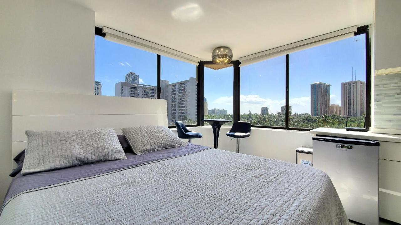 Waikiki beach modern studio No resort fee Best location - B&B Honolulu