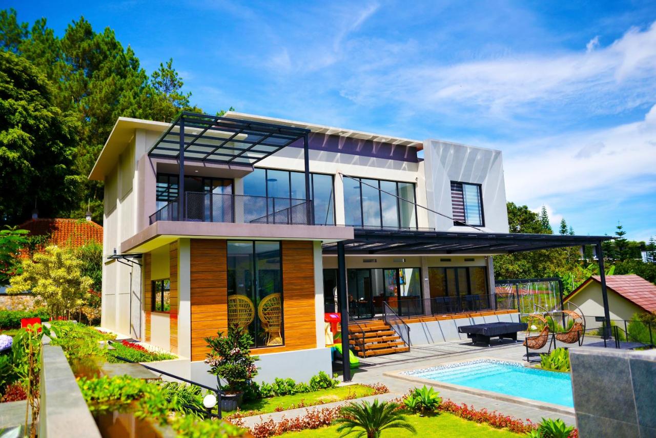 Royal Hill Villa Cisarua Puncak - B&B