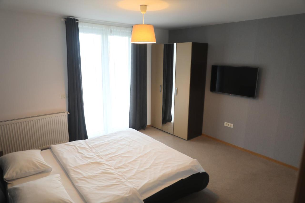 Apartment mit Balkon