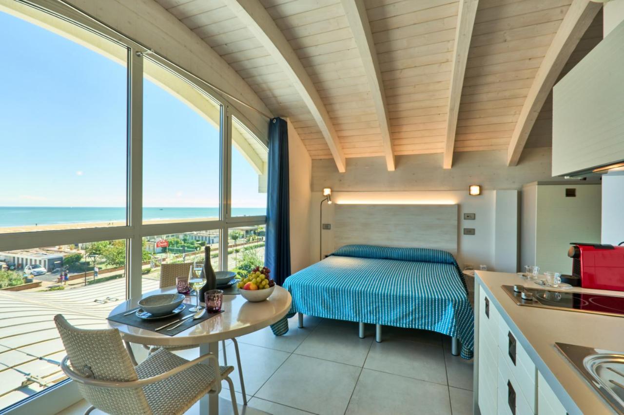 Studio with Sea View