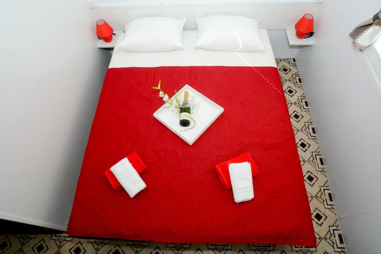 Apartment with Garden View