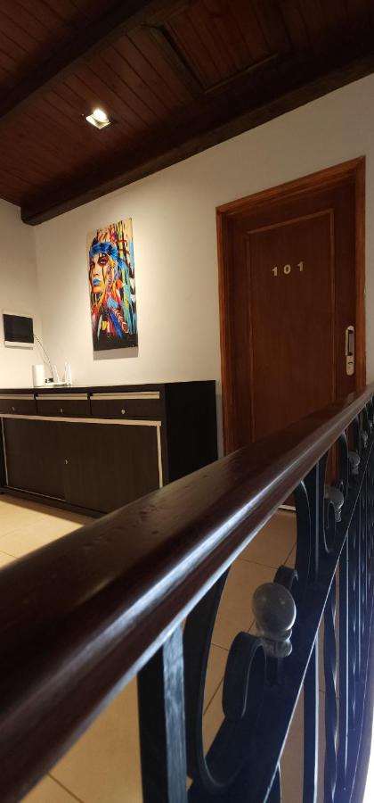 Nomades Apartamentos - B&B