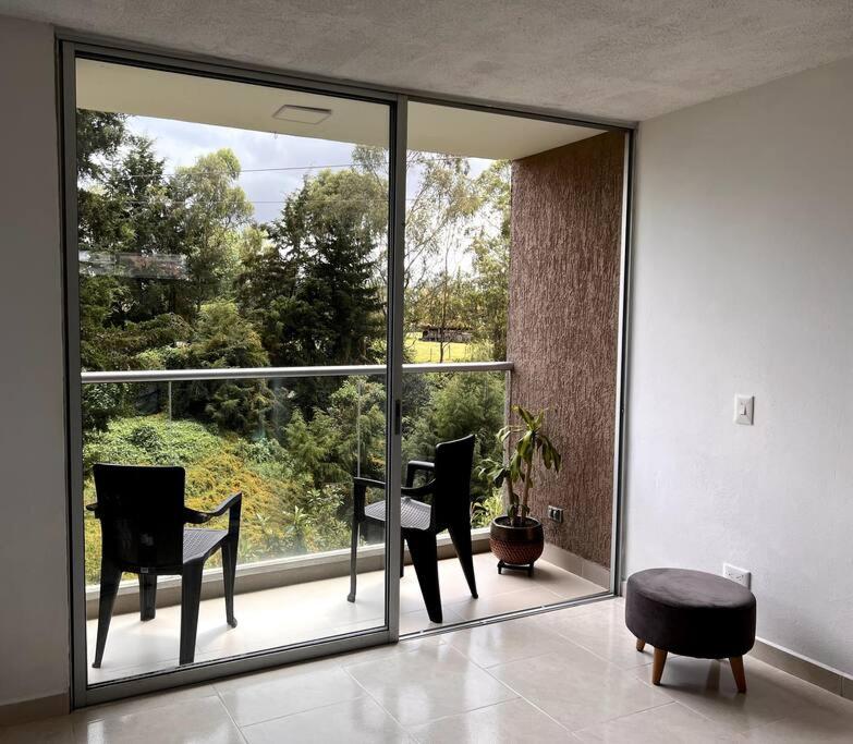 Apartamento tranquilo, nuevo y central - B&B