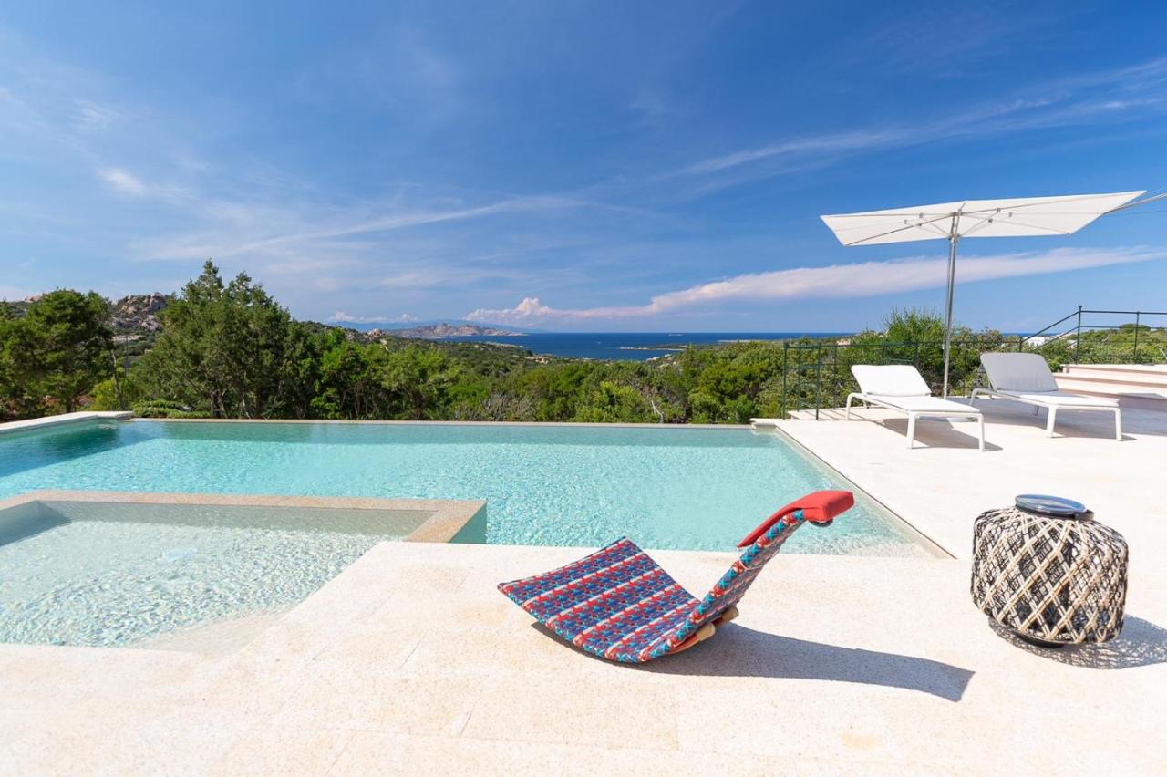 VILLA AMIRA Porto Cervo con vista Mozzafiato sul Mare,Piscina Privata,WELLNESS & SPA - B&B Liscia di Vacca