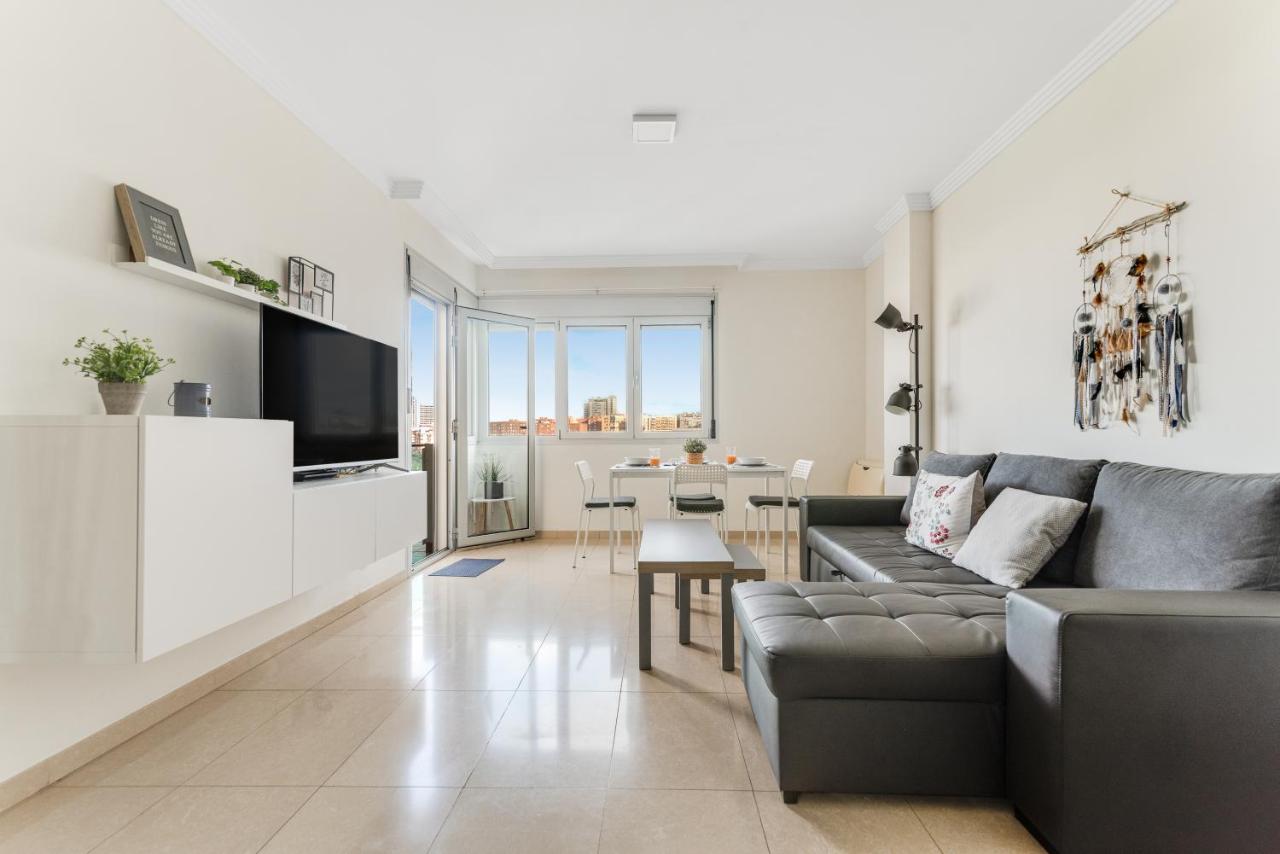 Home2Book Urban Stay Terrace with pool, Las Palmas - B&B