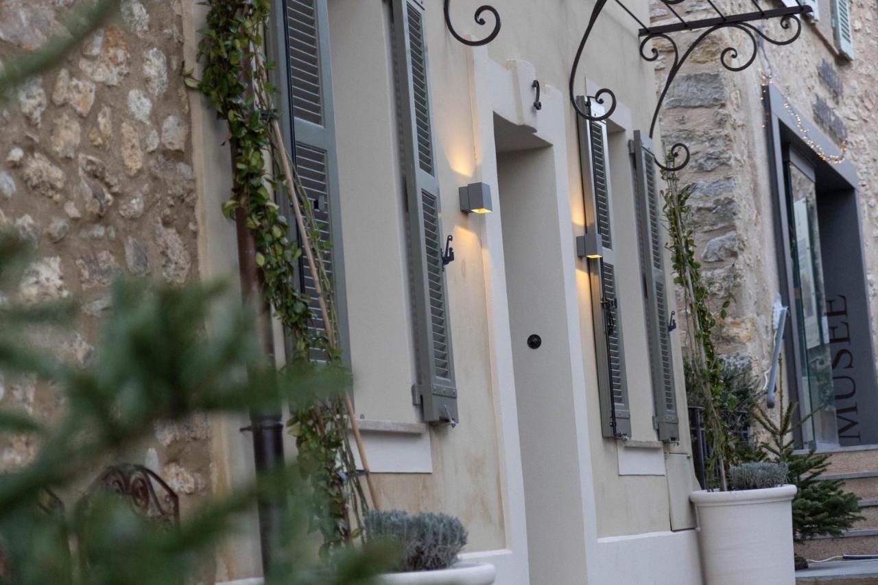 Mougins Collection - Magnifique maison au Cœur du Vieux Village de Mougins, vue sur les Alpes du Sud - Chambres d'hôtes Mougins