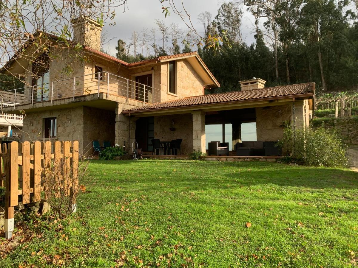 Casa O Corvo, chalet cerca de Vigo en plena naturaleza - Chambres d'hôtes Vilacoba