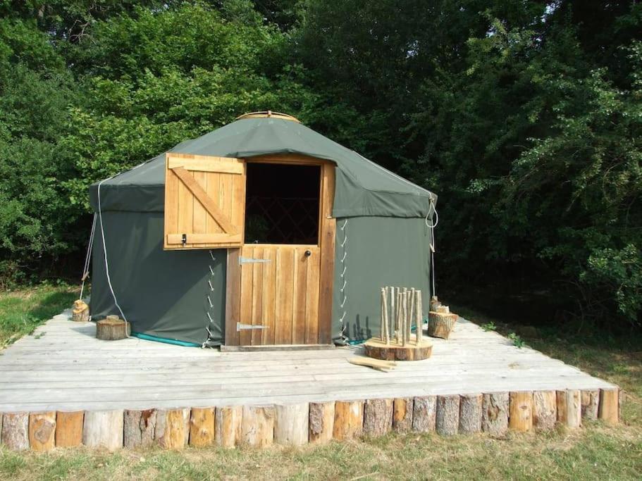 'Oak' Yurt in West Sussex countryside - Ferienwohnung