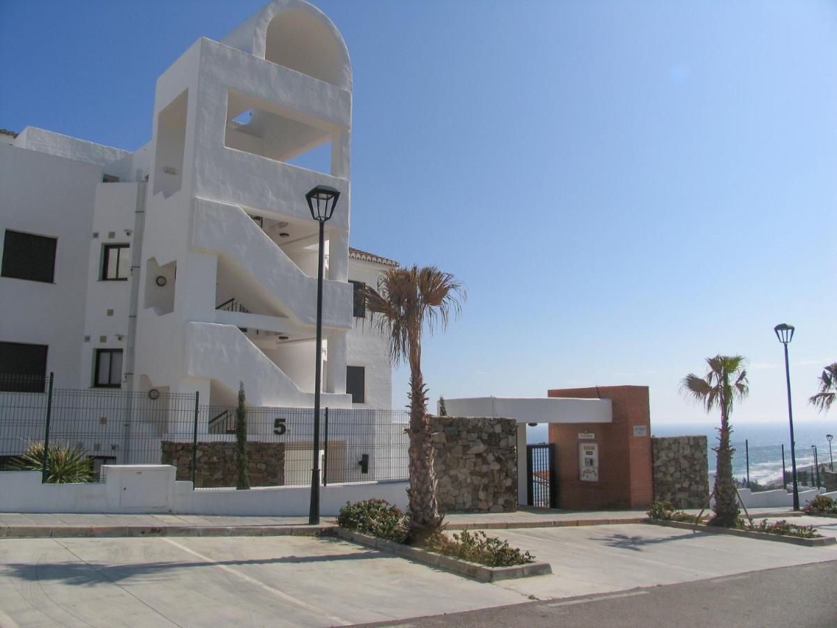 Penthouse Calaceite Blanco - near Torrox Costa and Nerja - B&B