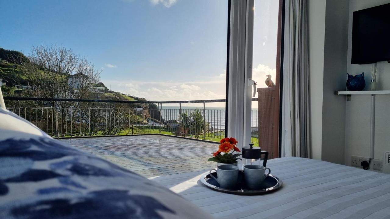 B&B Looe - May View - Luxury Sea View Apartment - Millendreath, Looe - Bed and Breakfast Looe