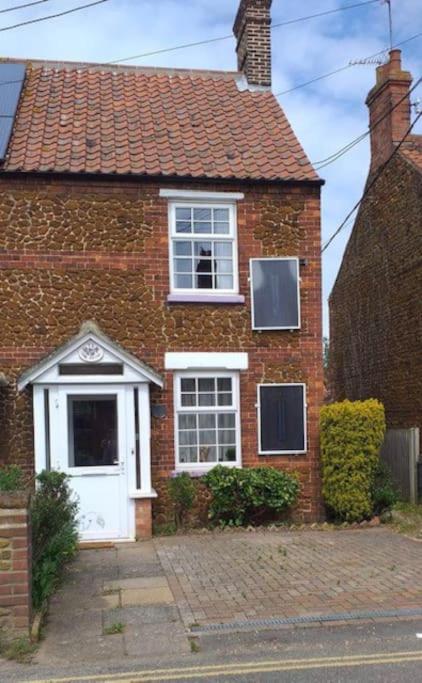 B&B Snettisham - York Cottage a period character 2 bedroom cottage - Bed and Breakfast Snettisham