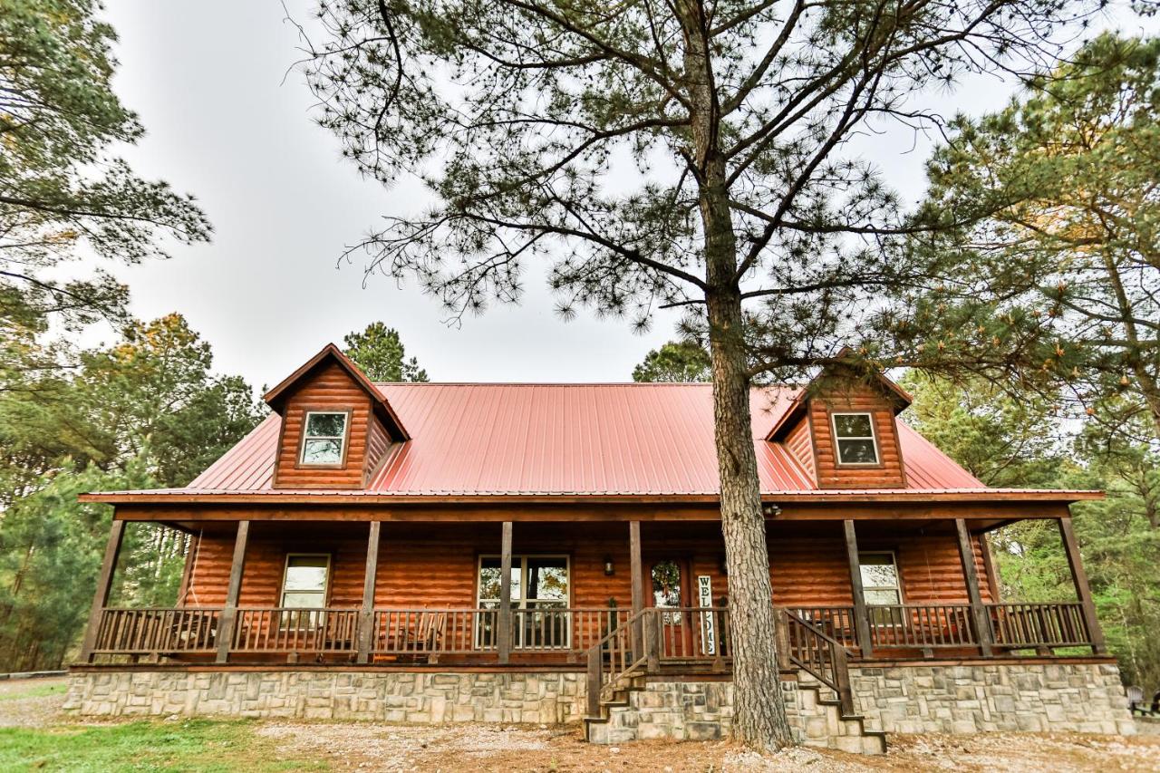 B&B Broken Bow - Texas Kind of Way, Hot Tub, Fireplace, Covered Deck, Pool table, Game Loft - Bed and Breakfast Broken Bow